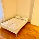 Amazing Apartments, Heart Of Old Town Glocken - Self Checkin *