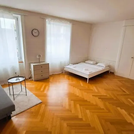 Large Flats, Center - Schd *