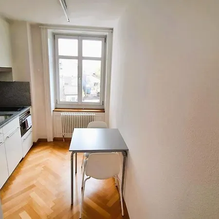 Large Flats, Center - Schd Curych