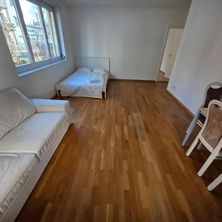 Large Flats, Center - Schd * Zürich