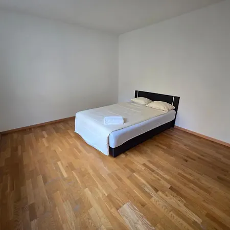 Large Flats, Center - Schd