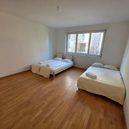 Large Flats, Center - Schd Appartement