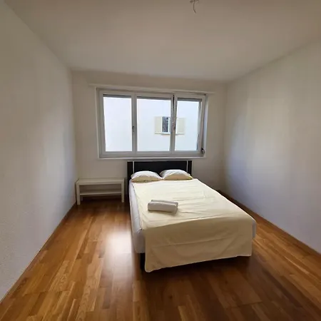 Large Flats, Center - Schd *